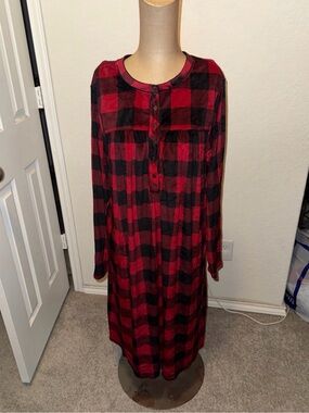 Women's Aria Collections Red and Black Plaid Nightgown
